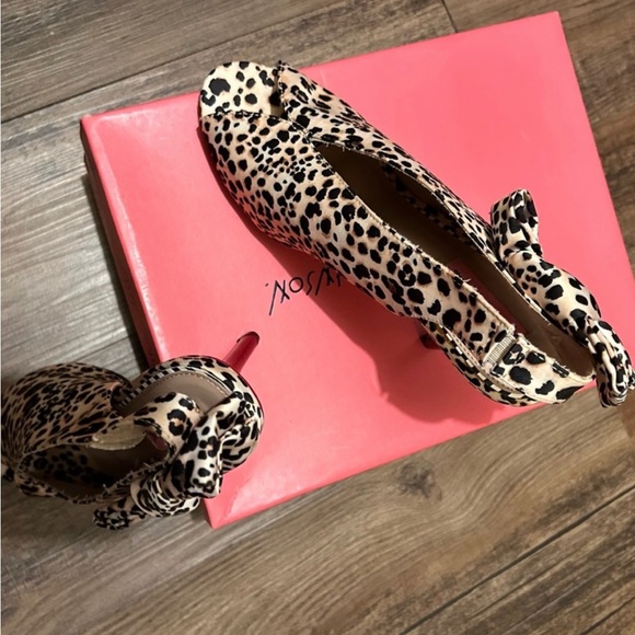 NWOT Betsey Johnson heels 👠 - Picture 3 of 7